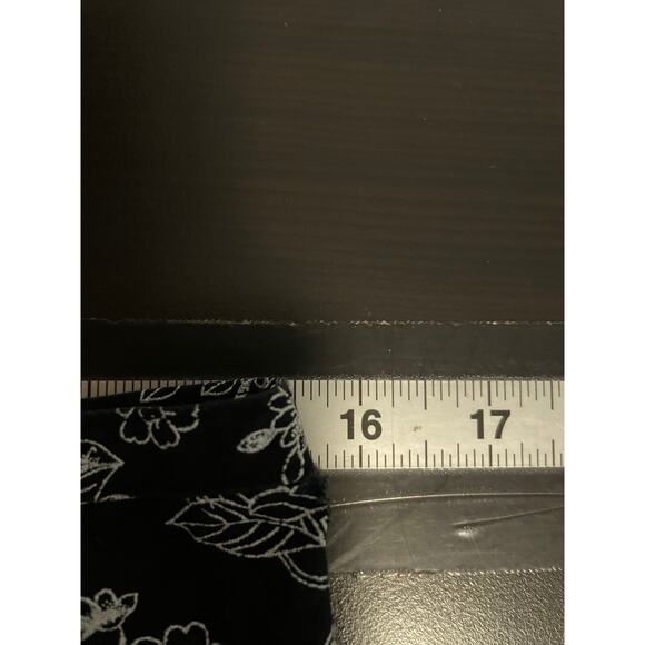 Rave Skirt Womens Small Black White Floral Flare USA Y2K 2000s Whimsigoth FLAW - Picture 6 of 8